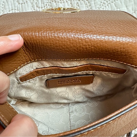 Michael Kors small 7x5 crossbody tan brown bag - Picture 7 of 9